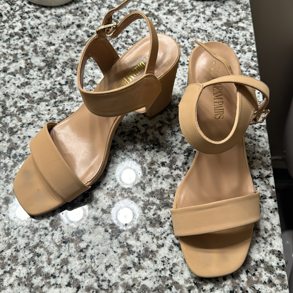 Elegant Tan Heeled Sandals